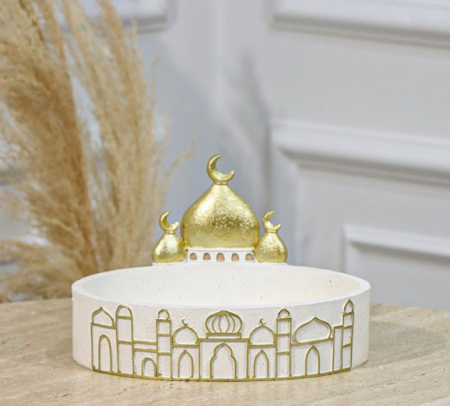 مضيفة بيضاوي 20 سم جبص بيج مرسم هلال ذهبي مسكة قبة