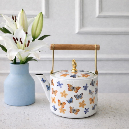 إبريق شاي فاخر بنقشة الفراشات – سعة 1.5 لتر