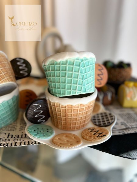 كوب سيراميك بتصميم مخروط آيس كريم