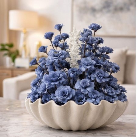 فازا زهور زرقاء في وعاء سيراميك مموج