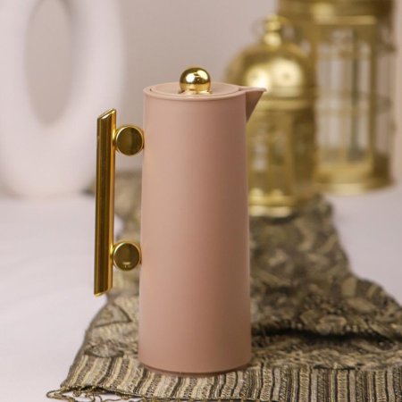 تيرموس قهوة موكا يد ذهبي