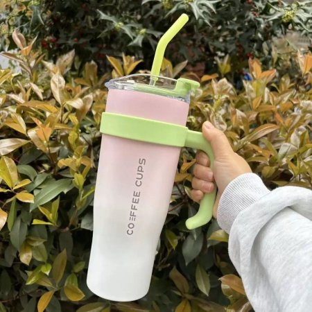 كوب حافظ للحرارة والبرودة بتصميم عصري