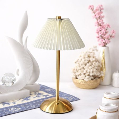 مصباح طاولة كريستال LED بإضاءة متعددة الألوان