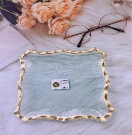 صحن ضيافة زجاج مربع اطار ذهبي