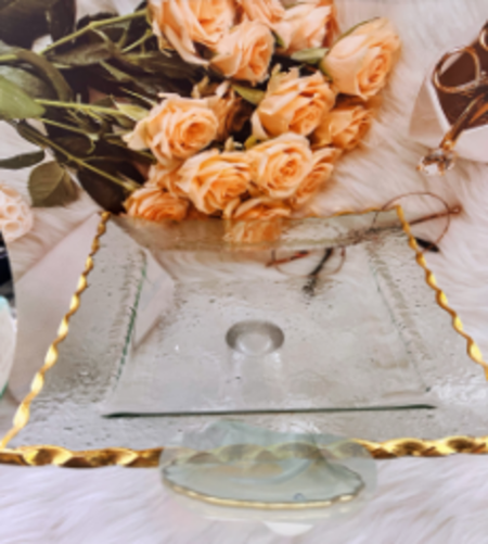 ستاند ضيافة مربع زجاج مع قاعدة اطار ذهبي