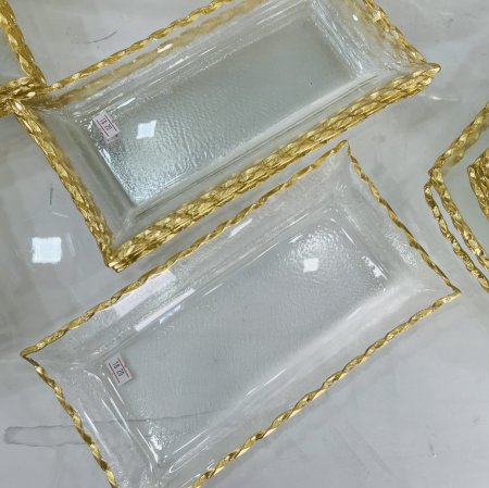 صحن ضيافة زجاج مربع اطار ذهبي 18-20
