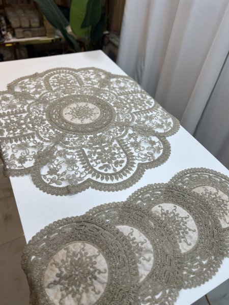 شرشف دائري ( وردة ) + 4 سكملات