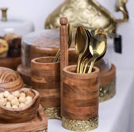 حمالة كاسات 1/ خشب و نحاس هندي D319
