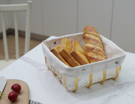سلة خبز مربع أبيض مع ذهبي 