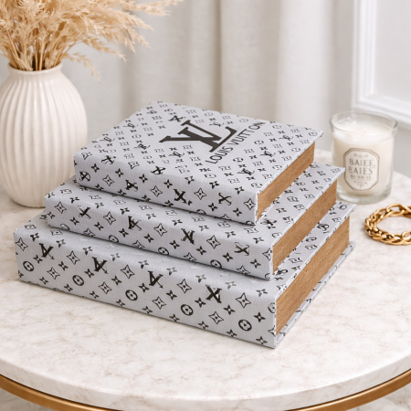 كتب ديكور فاخرة بنقشة LV