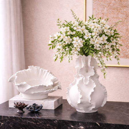 فازا ديكور فاخرة باللون الأبيض – أناقة طبيعية بلمسة عصرية
