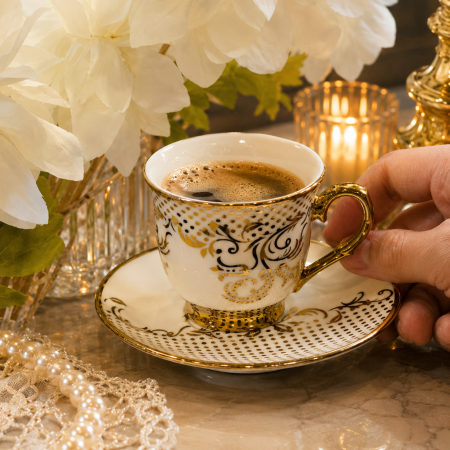 طقم فناجين قهوة 6*6 مع حز ذهبي