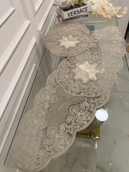 رنر مع ٤ سكملات