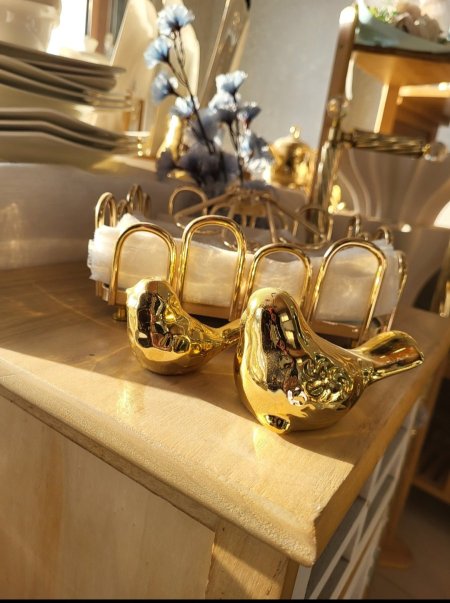 عصافير ذهبية