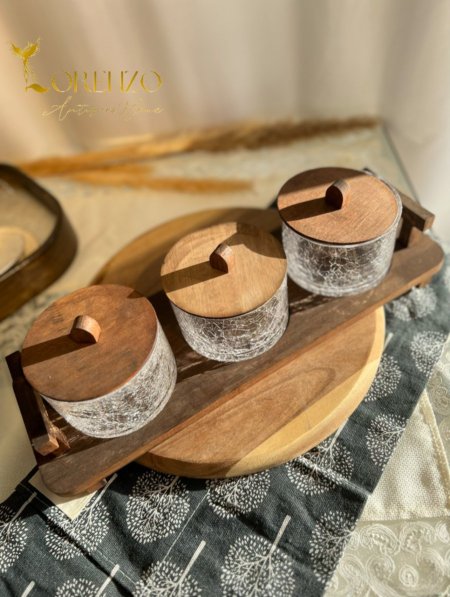 مضيفة زجاج مُتلئلئ مع قاعدة خشب ثلاثية ( مع غطاء)